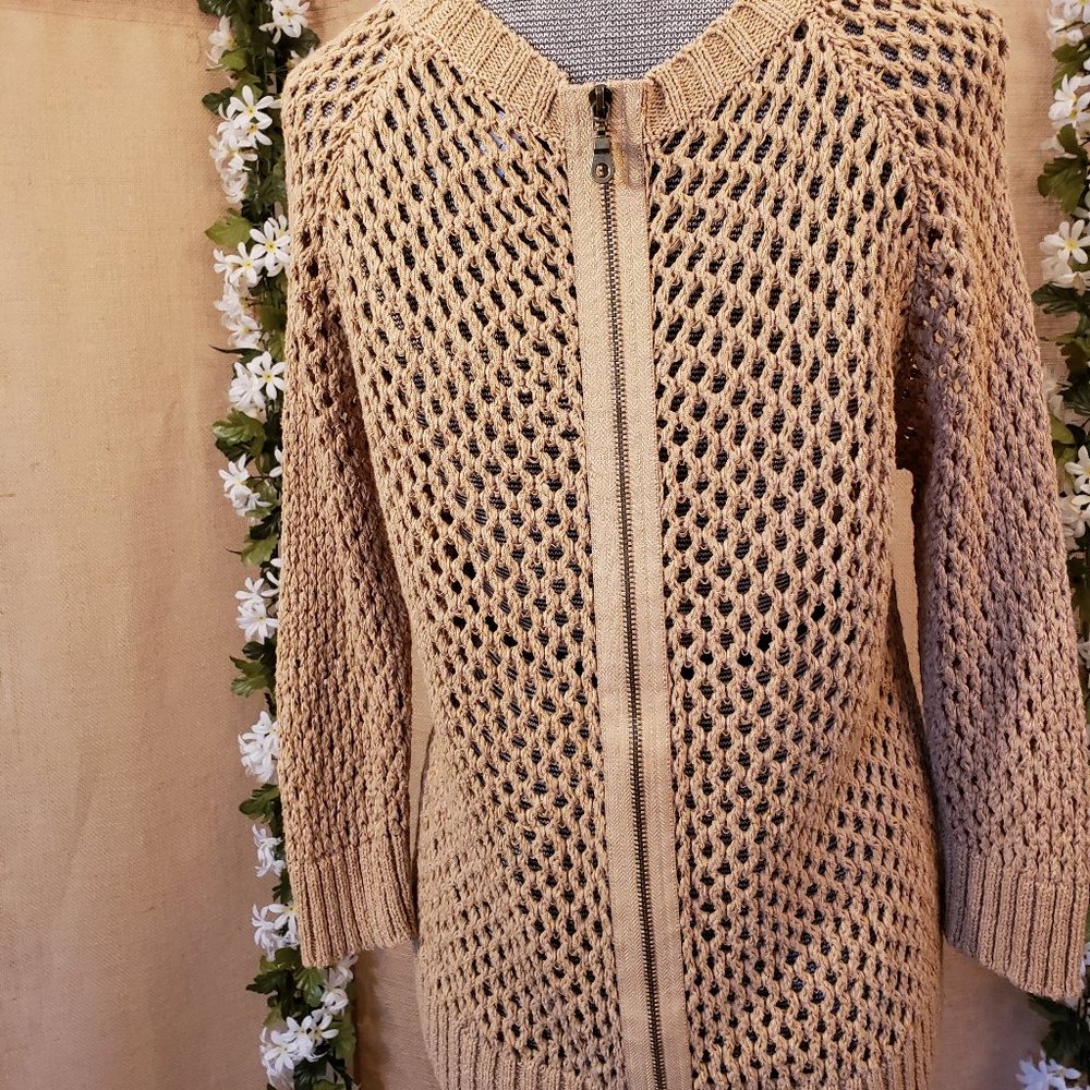 Spring Sweater/Pull-Over Style - Picture 4 of 8